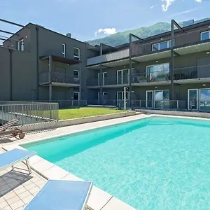 Modern Lake View With Pool Appartamento
